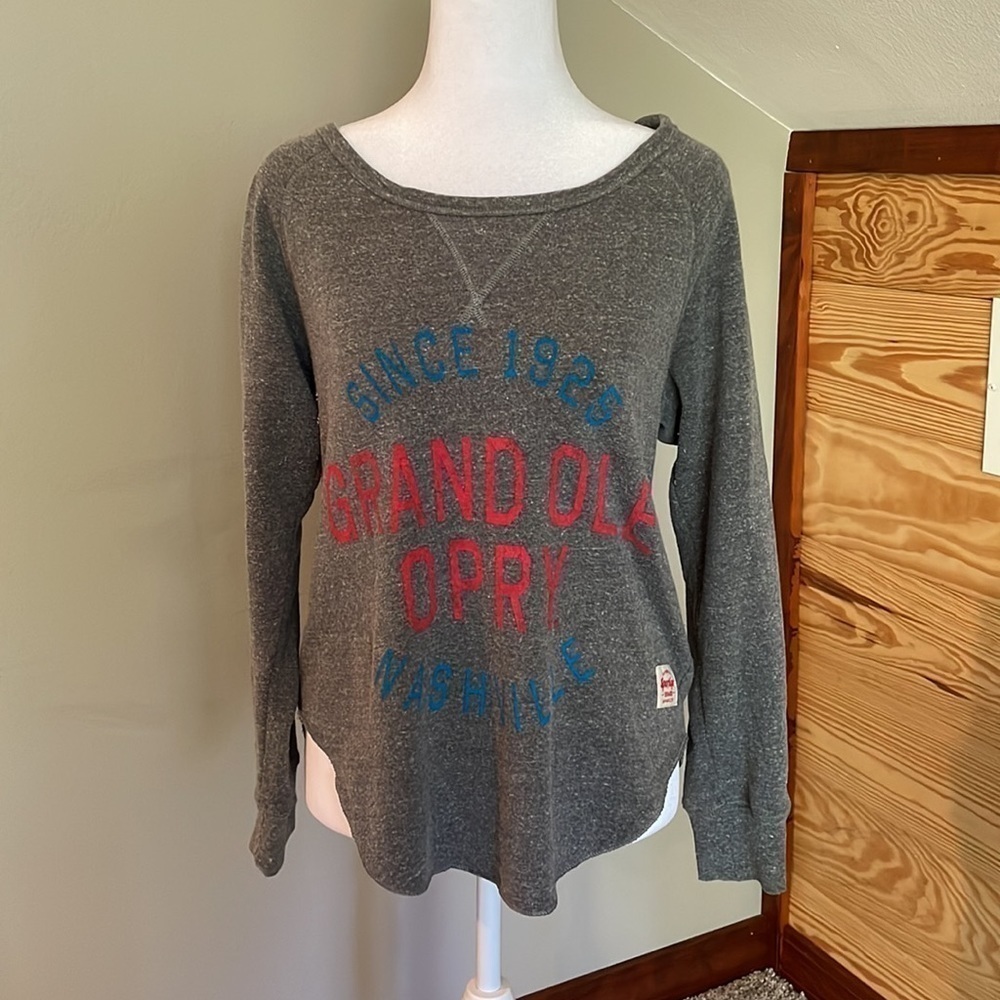 Sportiqe Grey Grand Ole Opry Nashville Long Sleeve Sweatshirt Small